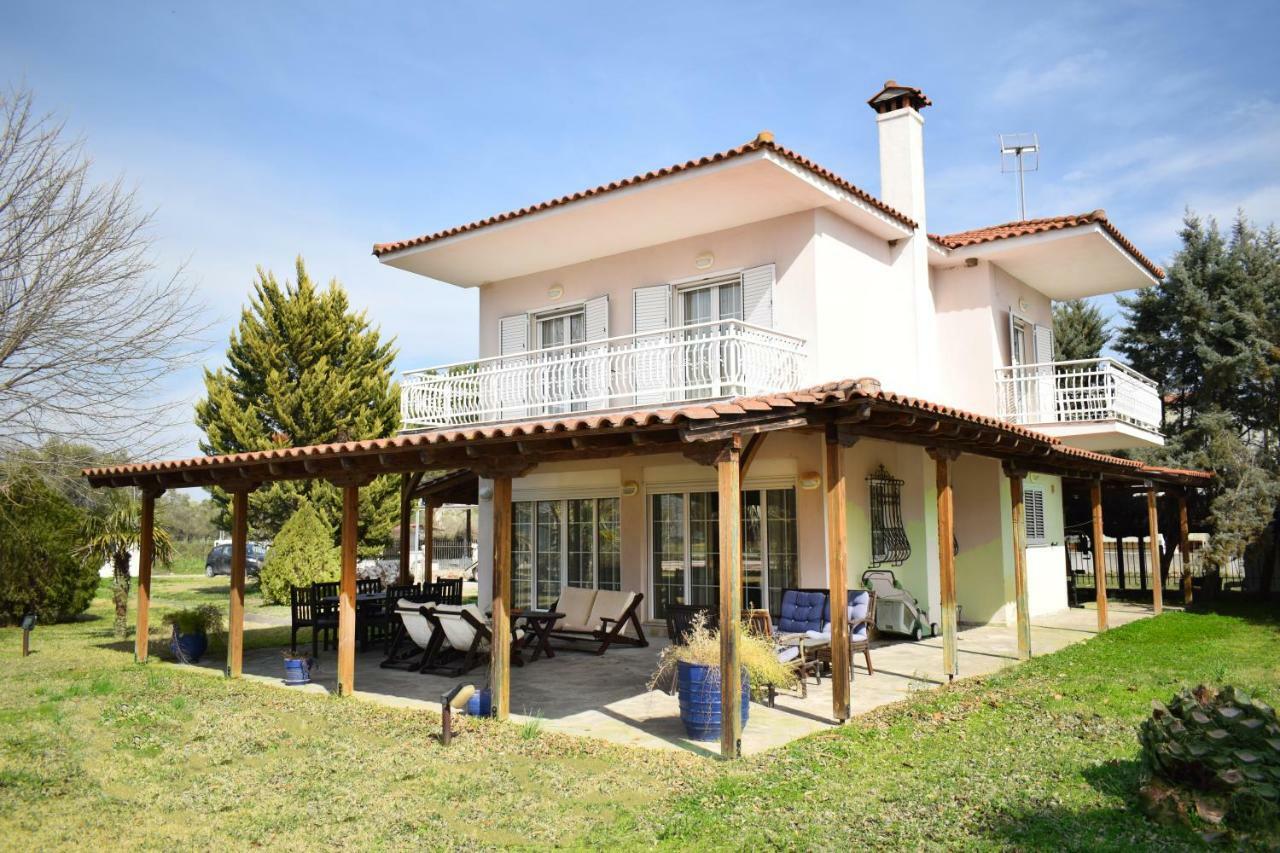 Villa Close To The Beach Ormos Panagias Exterior foto