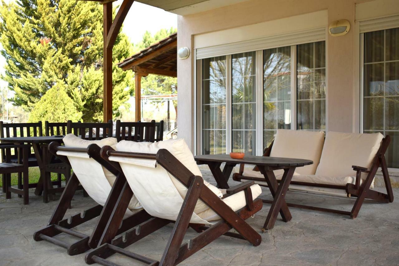 Villa Close To The Beach Ormos Panagias Exterior foto